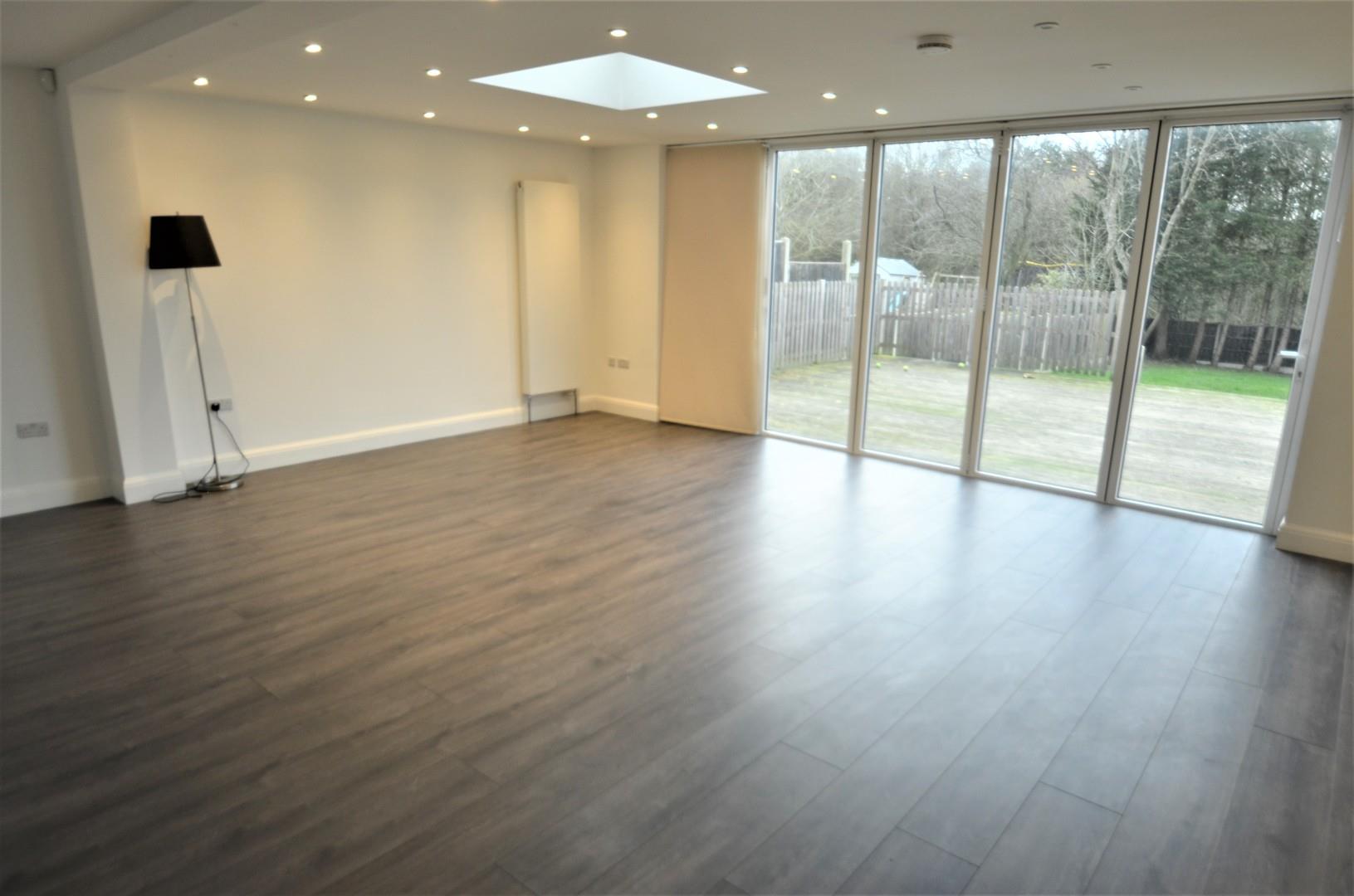 Edgwarebury Lane, Edgware